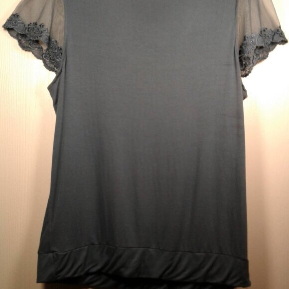 Hillard & Hanson top with sheer detailed short sleeves Size: XL - Picture 7 of 16
